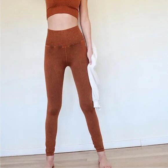Free People Movement Good Karma Leggings Pants in Toasted Coconut Womens Medium - Picture 1 of 11